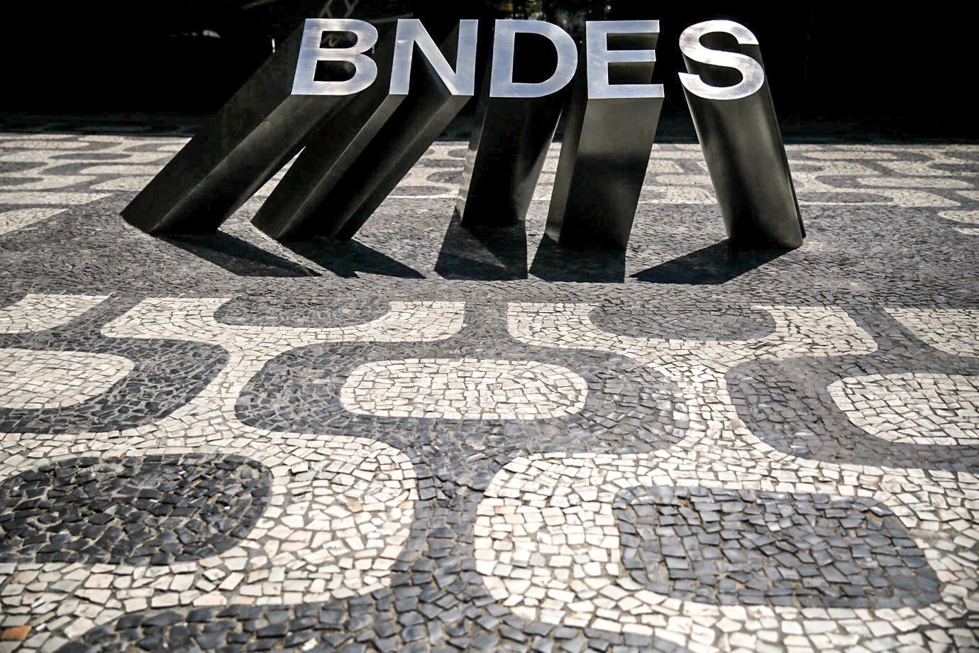 Imagem descritiva BNDES alcança R$ 1 bi em crédito aprovado a projetos de inteligência artificial