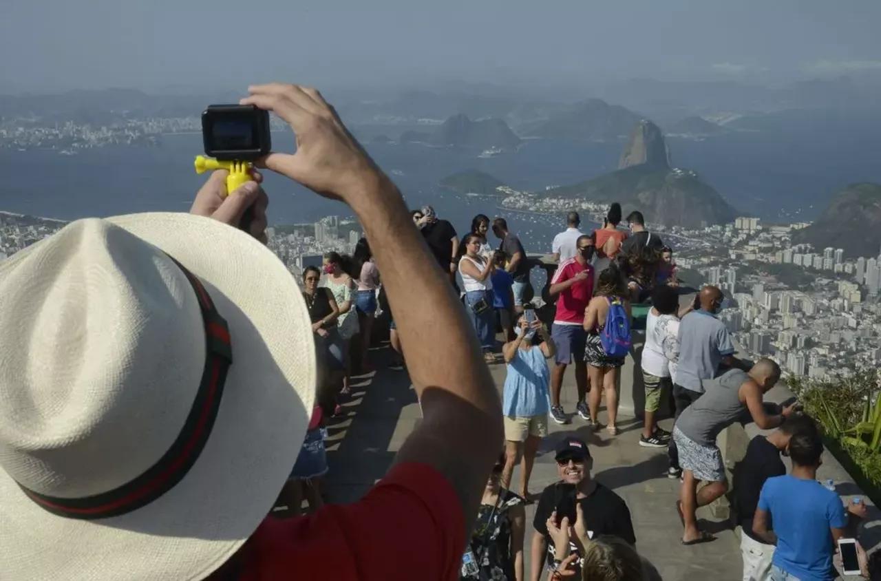 Imagem descritiva Turismo bate recorde de faturamento e fortalece pequenos negócios no Brasil